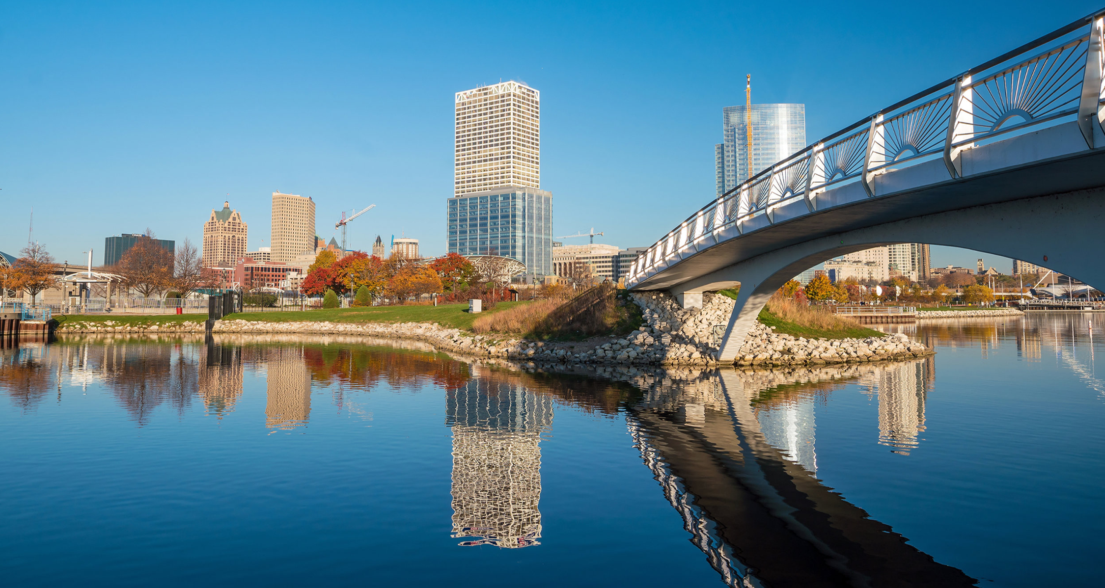 Milwaukee, WI Background Image